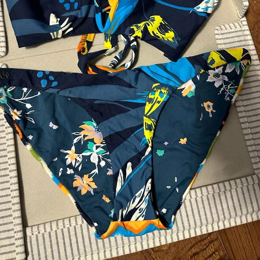 NWOT Sz XL Maaji Reversible Bottoms